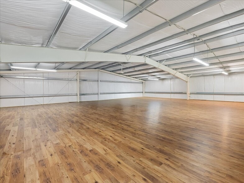 More Photos Of 2545 Aerial Way SE, Salem Warehouse For Sale
