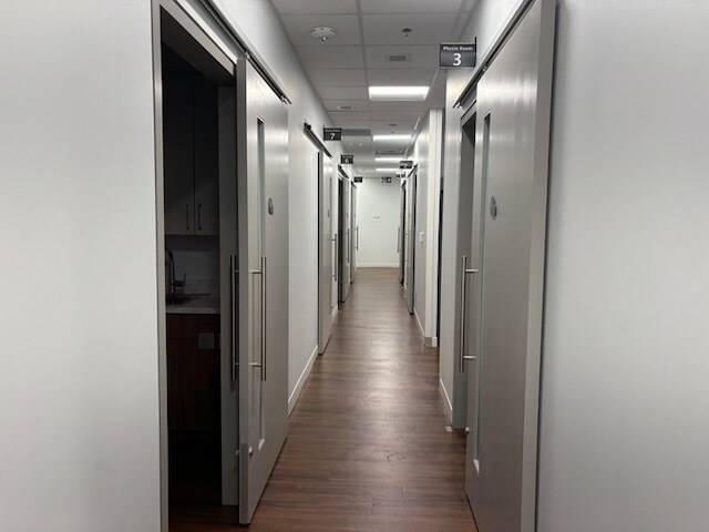 More Photos Of 150 Main St W, Hamilton Apartments For Lease