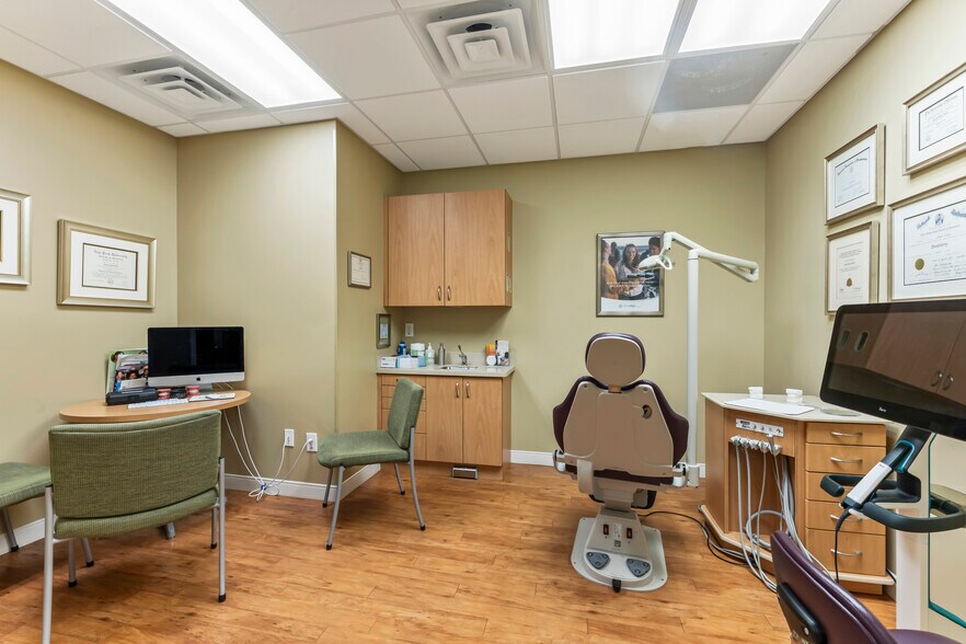 More Photos Of 1648 US Highway 130, North Brunswick Medical For Sale