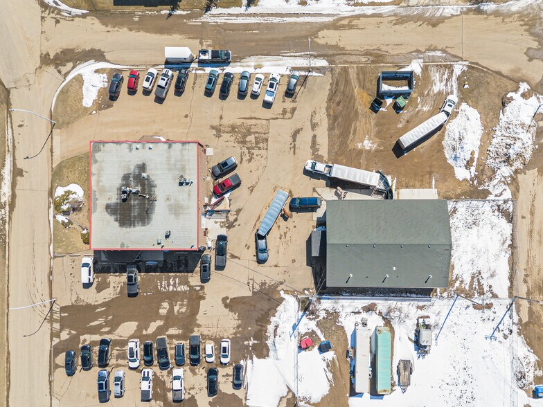 More Photos Of 6002 50 Ave, Lloydminster Freestanding For Sale