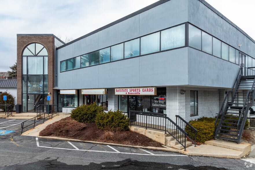 More Photos Of 861 Edgell Rd, Framingham Storefront For Lease
