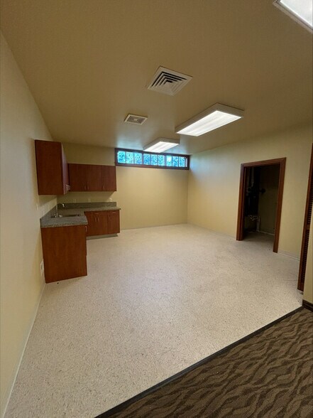 More Photos Of 1500 W Cayuse Creek Dr, Meridian Medical For Lease