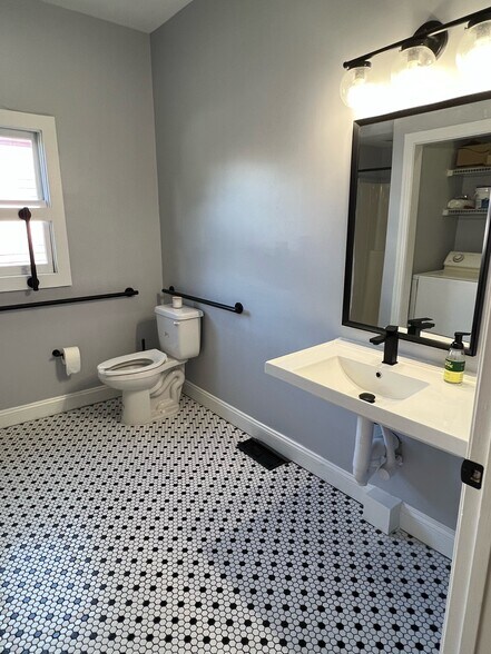 More Photos Of 416 S Bloodworth St, Raleigh Office For Lease