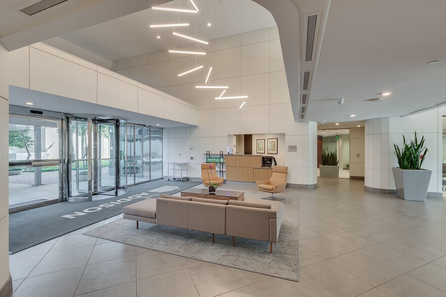 More Photos Of 14951 N Dallas Pky, Dallas Office For Lease