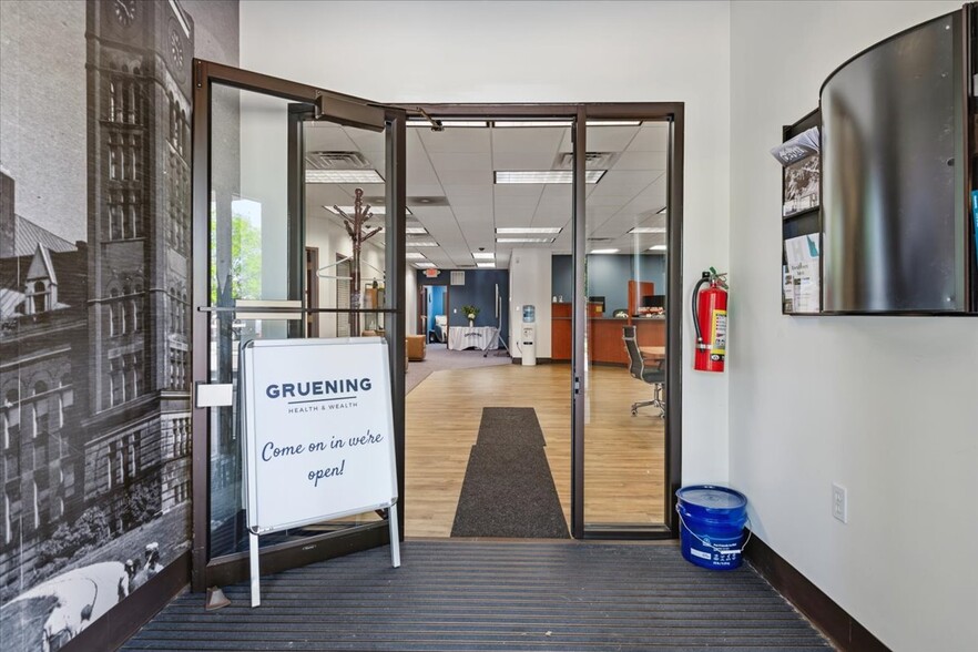 More Photos Of 1124 Centre West Dr, Springfield Office For Lease