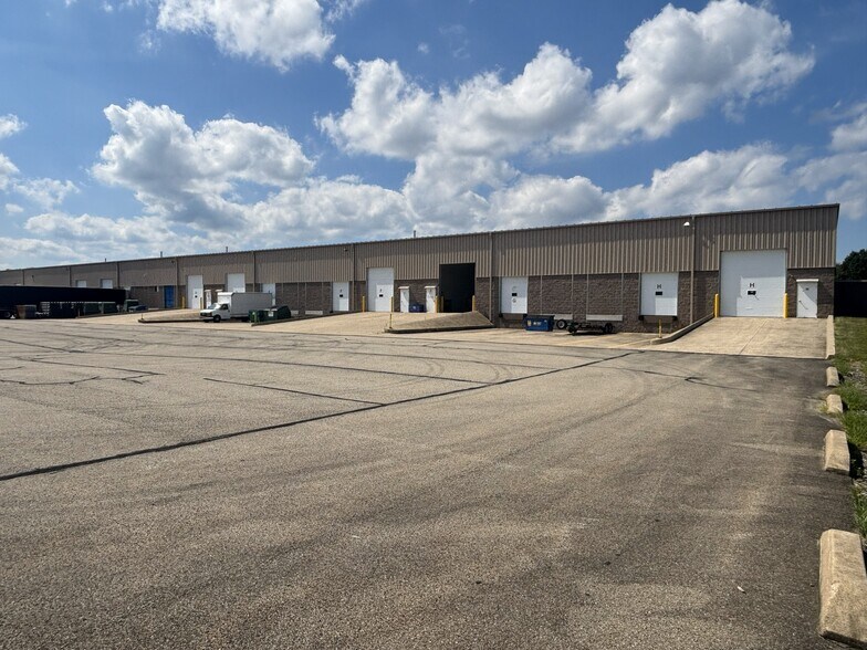 More Photos Of 45 Bay Hill Dr, Latrobe Warehouse For Lease