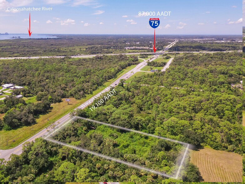 Primary Photo Of 9461 Bayshore Rd, North Fort Myers Showroom For Lease