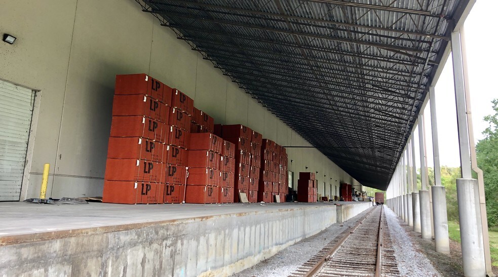 More Photos Of 300 Telfair Rd, Savannah Manufacturing For Lease