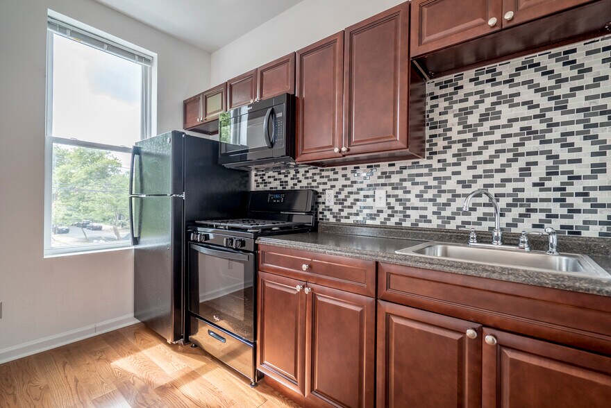 More Photos Of 825 N 41st St, Philadelphia Apartments For Sale