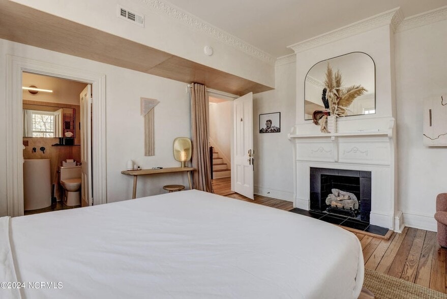 More Photos Of 118 S 4th St, Wilmington Hospitality For Sale