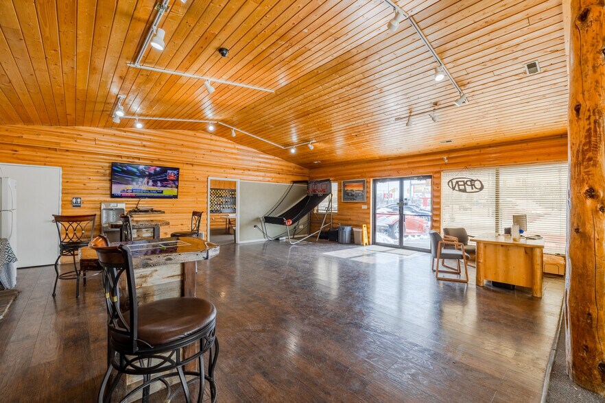 More Photos Of 165 S State St, Lindon Freestanding For Sale