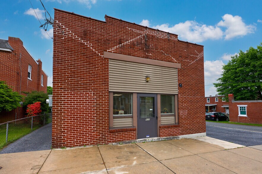 More Photos Of 932 High St, Lancaster Light Manufacturing For Lease