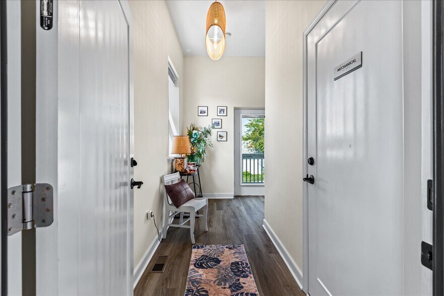 More Photos Of 10 Irving Ave N, Colonial Beach Apartments For Sale