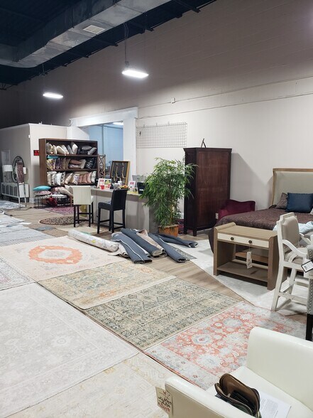 More Photos Of 4901 Old National Hwy, College Park Showroom For Lease