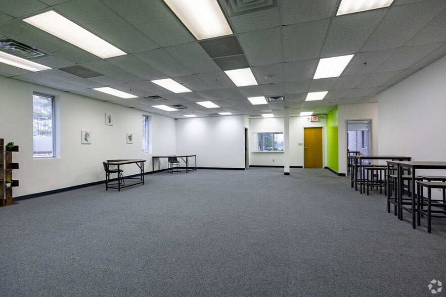 More Photos Of 4660 Hammermill Rd, Tucker Warehouse For Lease