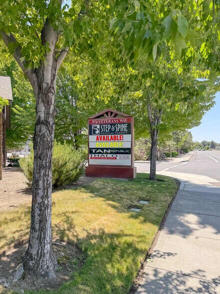 More Photos Of 974 SW Veterans Way, Redmond Freestanding For Lease