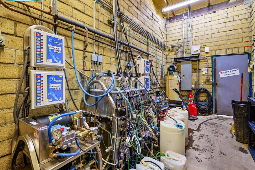 More Photos Of 2521 Williams Hwy, Grants Pass Carwash For Sale