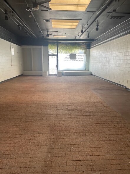 More Photos Of 429 McHenry Ave, Modesto Storefront Retail Office For Lease