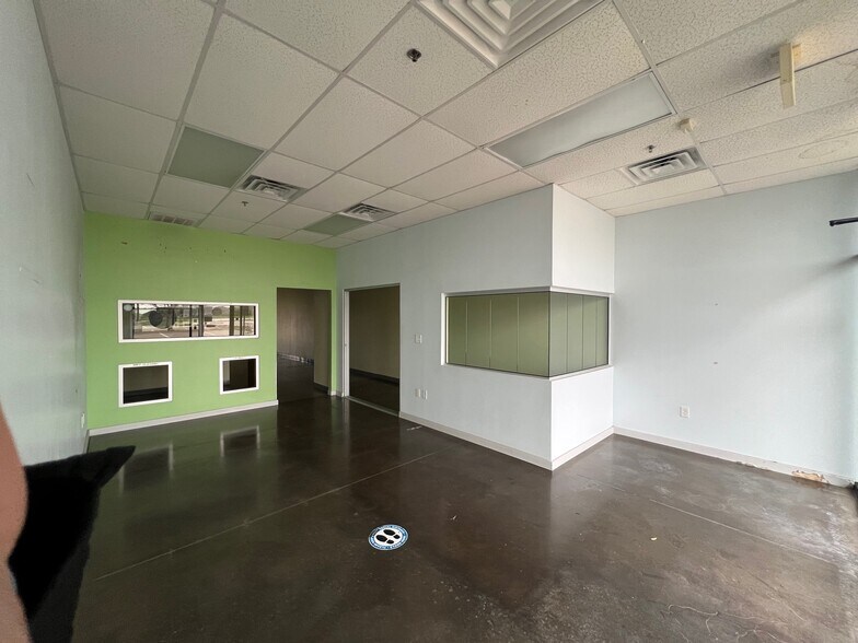 More Photos Of 1201 Longhorn Rd, Fort Worth General Retail For Lease