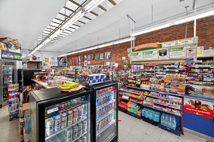 More Photos Of 1418 Hewitt Ave, Everett Storefront For Sale