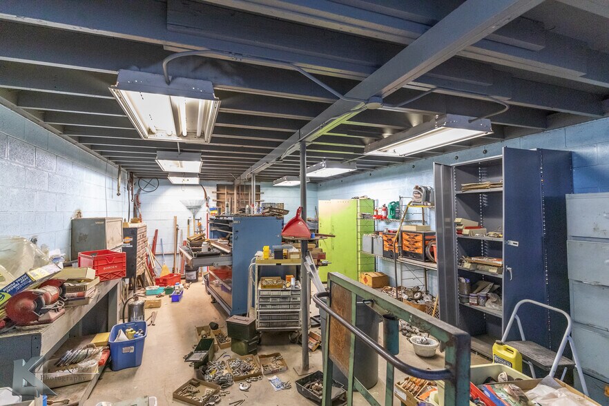 More Photos Of 1901 Cottonwood St, Abilene Industrial For Sale