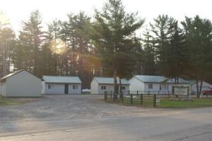 Primary Photo Of 15247 Trowbridge Rd, Wolverine Hotel For Sale