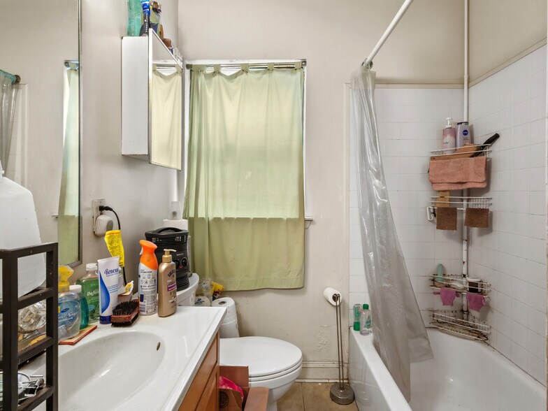 More Photos Of 1223 N St NW, Washington Apartments For Sale