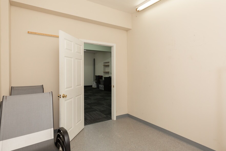 More Photos Of 6001 State Rd, Parma Restaurant For Sale