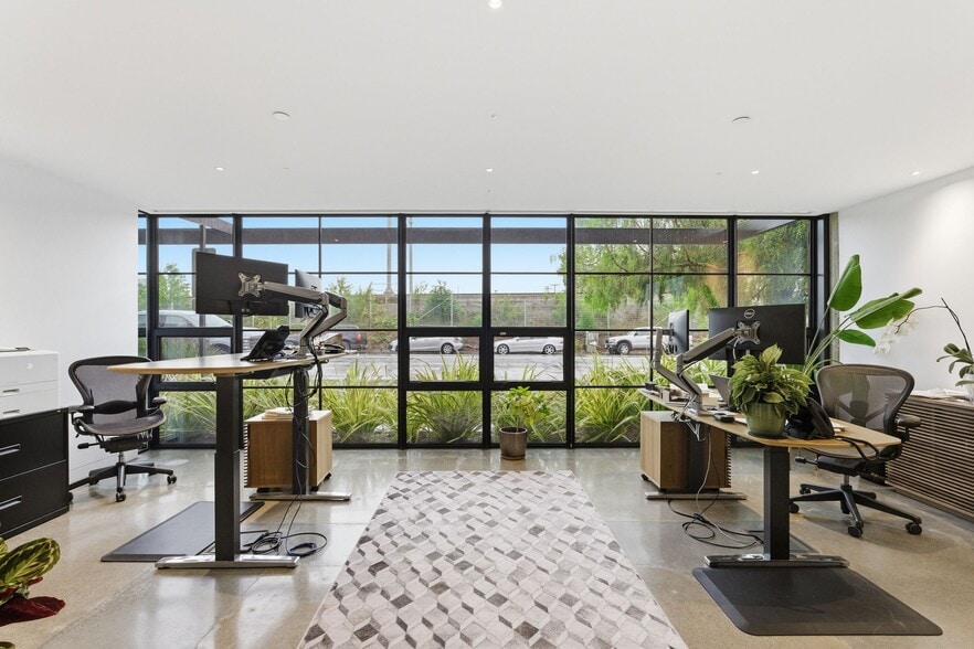 More Photos Of 1401 Old County Rd, San Carlos Manufacturing For Sale