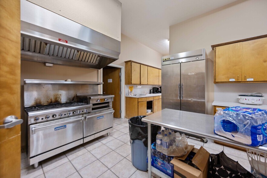 More Photos Of 1301 17th St, Columbus Specialty For Sale