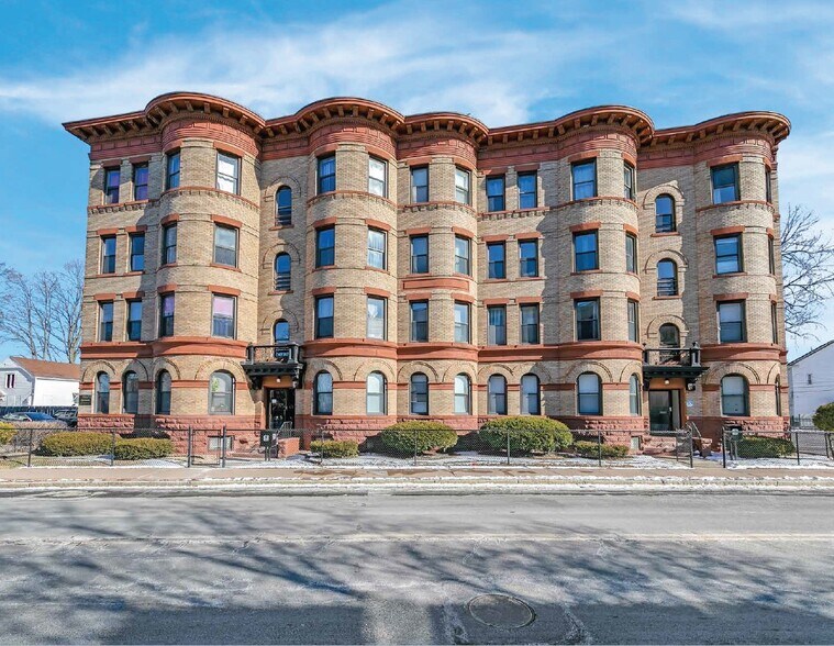 Primary Photo Of 81-85 Walnut St, Springfield Multifamily For Sale
