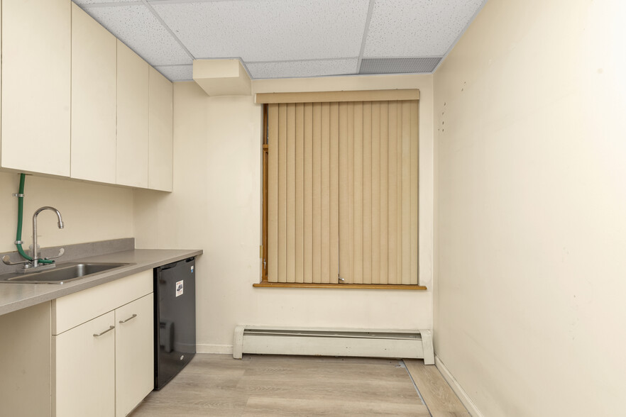 More Photos Of 13347 Sanford Ave, Flushing Apartments For Sale