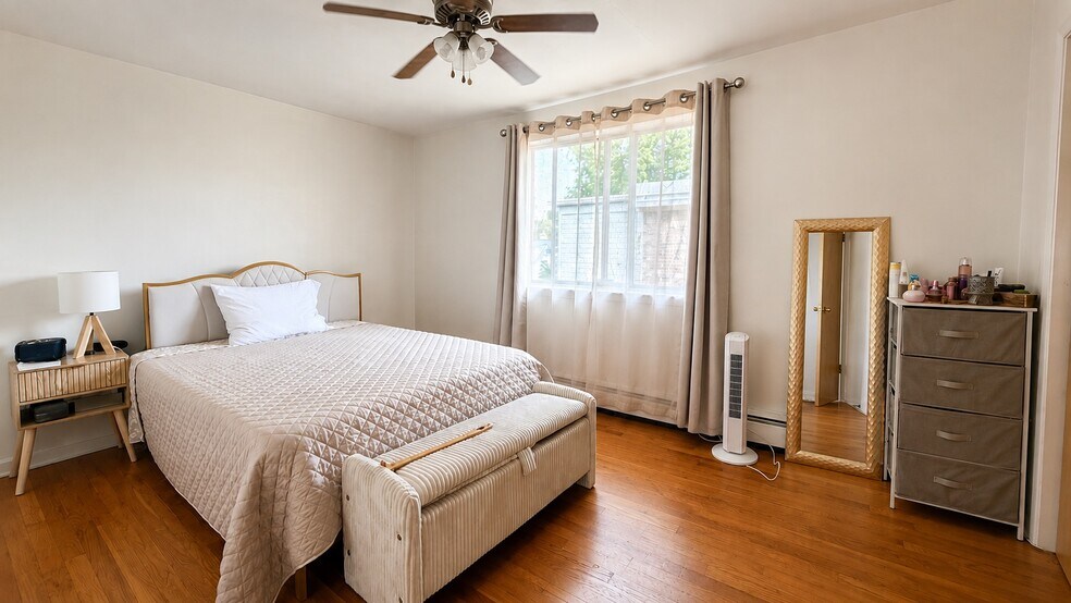 More Photos Of 8047 W Foster Ln, Niles Apartments For Sale