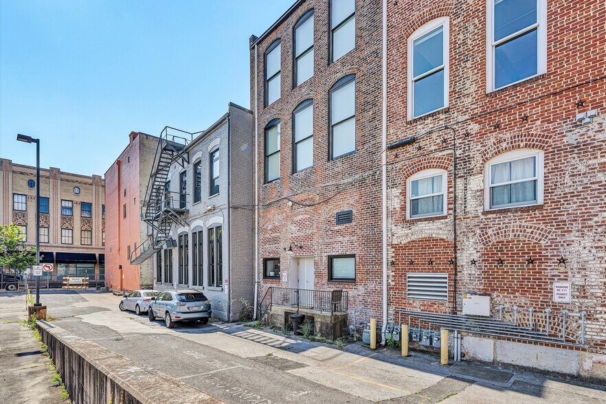 More Photos Of 109 Campbell Ave SW, Roanoke Apartments For Sale