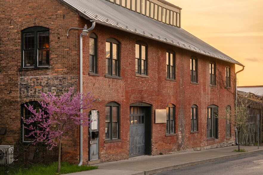 More Photos Of 359 Columbia St, Hudson General Retail For Sale
