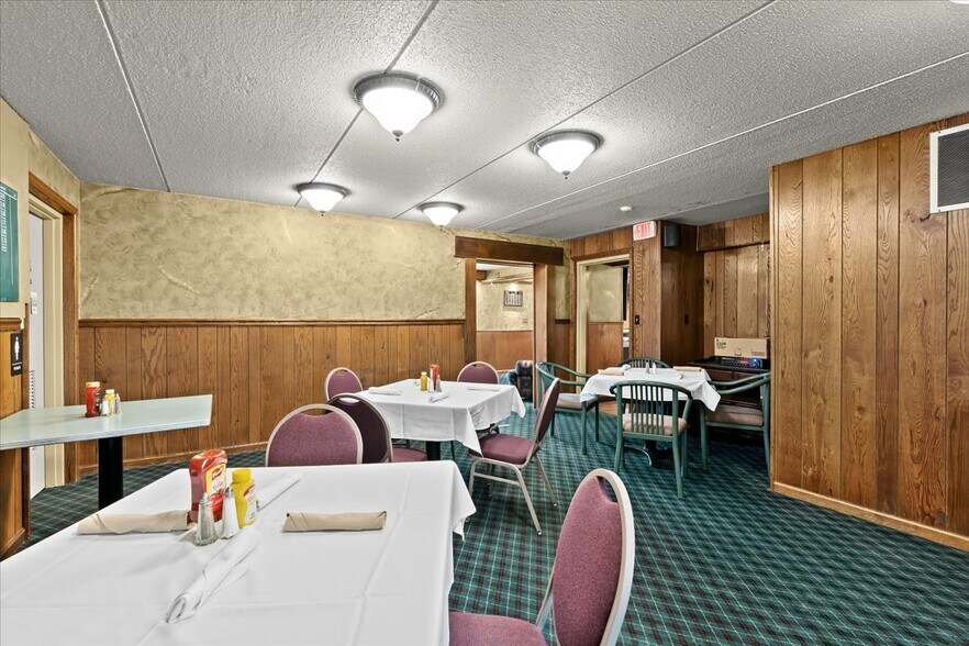 More Photos Of 9512 E Lippincott Blvd, Davison Golf Course Driving Range For Sale