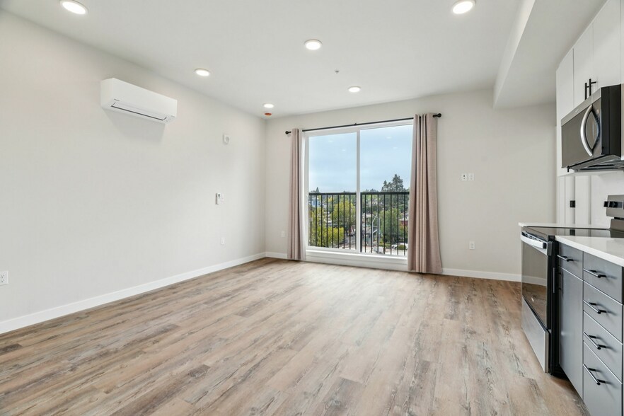 More Photos Of 120 Bush St S, Salem Apartments For Lease