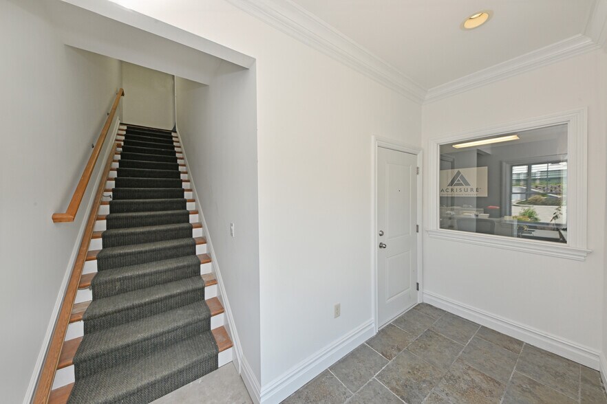 More Photos Of 59 Lincoln Ave, Fair Lawn Office Residential For Sale