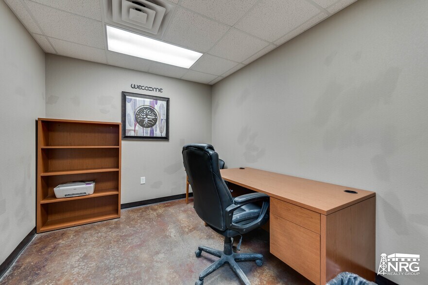 More Photos Of 1101 S County Road 1302, Midland Warehouse For Sale
