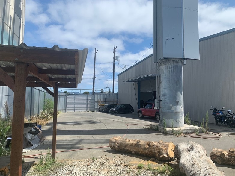 More Photos Of 3425 Ettie St, Oakland Warehouse For Lease