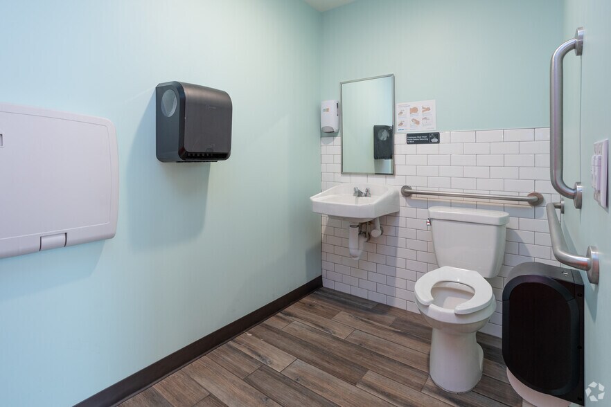 More Photos Of 4676 E Grant Rd, Tucson Fast Food For Sale