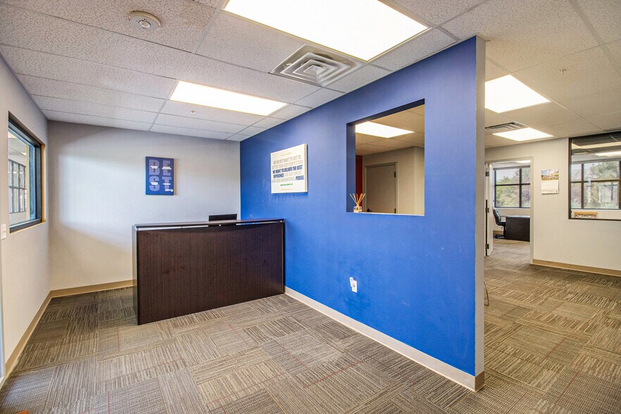 More Photos Of 5001 S Parker Rd, Aurora Office For Lease