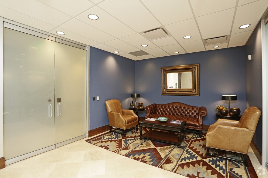 More Photos Of 17120 N Dallas Pky, Dallas Office For Lease