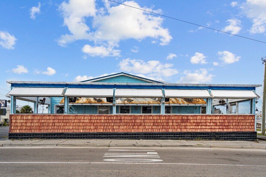More Photos Of 300 N Lake Park Blvd, Carolina Beach Restaurant For Lease