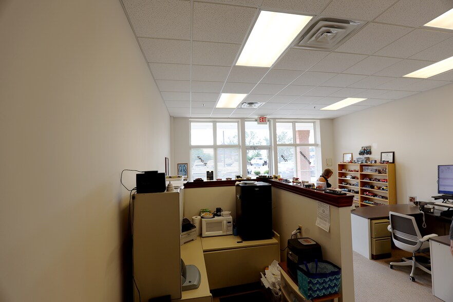 More Photos Of 50 Pearl Rd, Brunswick Office For Lease