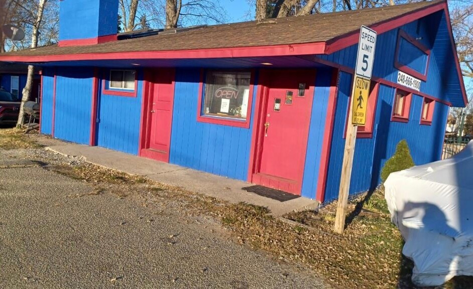 More Photos Of 8230 Highland Rd, White Lake Hotel For Sale