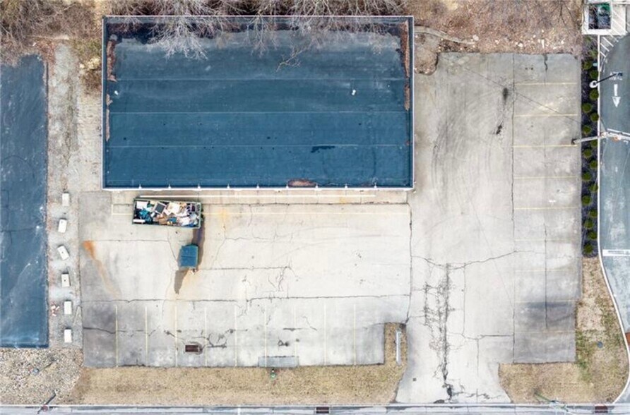 More Photos Of 9435 State Route 30, Irwin Auto Repair For Lease