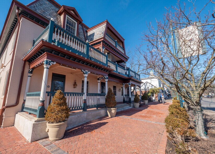 More Photos Of 649 High St, Worthington Storefront Retail Office For Sale