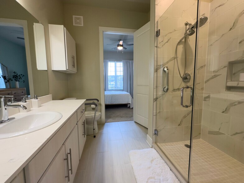 More Photos Of 2200 Carl D Silver Pky, Fredericksburg Apartments For Lease