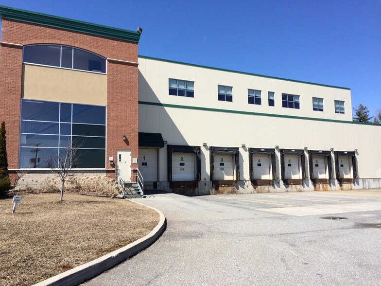 More Photos Of 2059 Rue René-Patenaude, Magog Warehouse For Sale